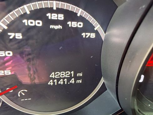 Used 2020 Porsche Cayenne AWD/4WD image 12