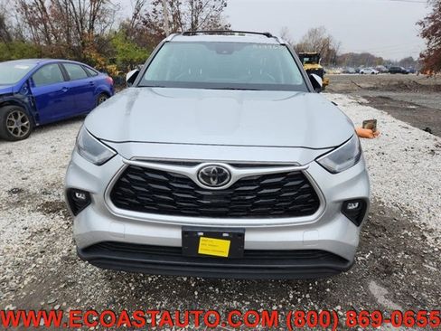 Used 2021 Toyota Highlander XLE image 5