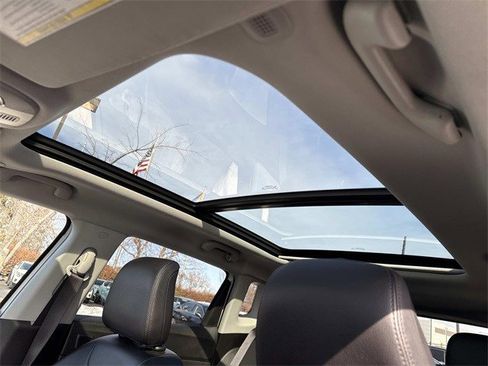 Used 2022 Jeep Compass Latitude w/ Sun and Sound Group image 16