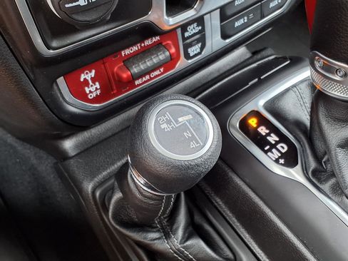 Used 2024 Jeep Wrangler Unlimited Rubicon AWD/4WD image 20