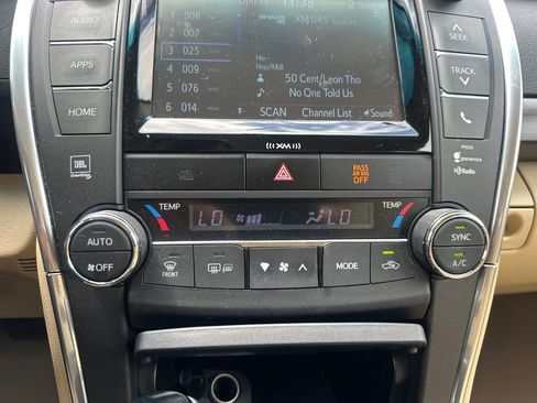 Used 2017 Toyota Camry XLE w/ Protection Package (Q2) FWD image 18