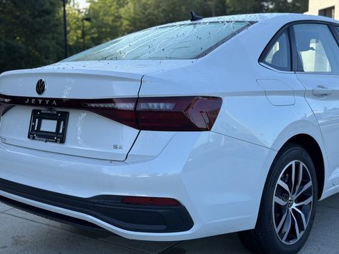 New 2025 Volkswagen Jetta SE image 8