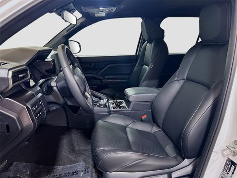 Used 2025 Toyota 4Runner TRD Off-Road image 18