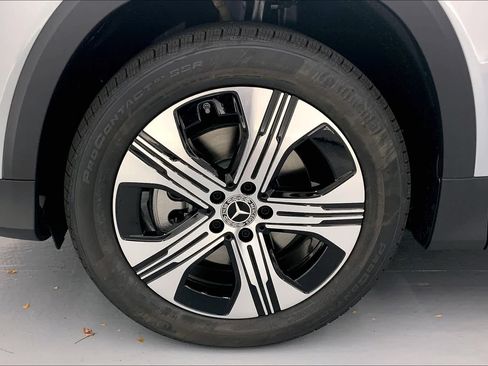 Used 2024 Mercedes-Benz EQB 300 4MATIC image 10