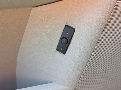 Used 2006 Chrysler 300 C w/ Navigation & Sound Group II image 29