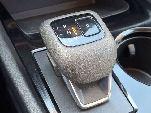 Used 2023 Nissan Rogue SV image 14