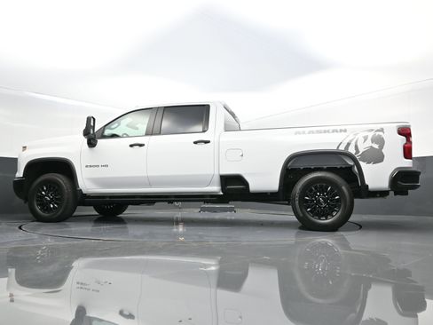 Used 2025 Chevrolet Silverado 2500 W/T image 42