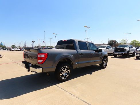 Used 2017 Ford F150 XLT w/ Equipment Group 302A Luxury image 11