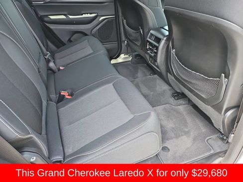 Used 2025 Jeep Grand Cherokee Laredo X w/ Luxury Tech Group I RWD image 32