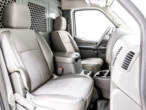 Used 2020 Nissan NV 2500 SV RWD image 31