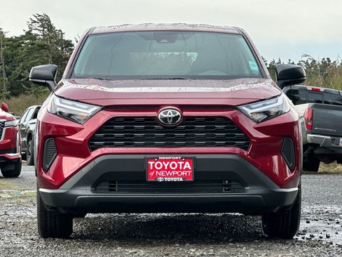 New 2025 Toyota RAV4 LE image 3