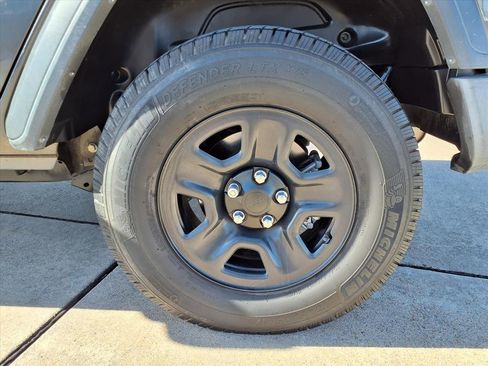 Used 2018 Jeep Wrangler Unlimited Sport image 30