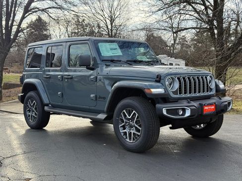 New 2026 Jeep Wrangler Unlimited Sahara AWD/4WD image 2