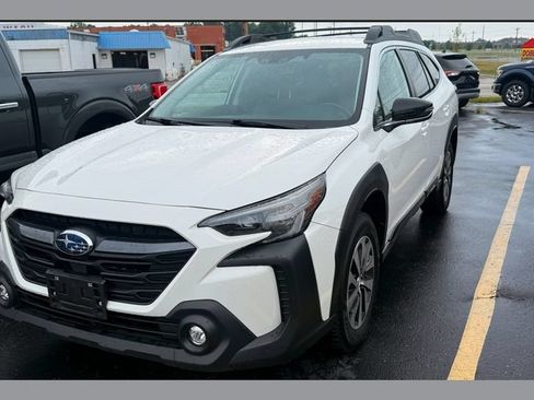 Used 2024 Subaru Outback Premium AWD/4WD image 1