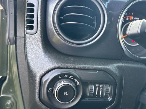 Used 2022 Jeep Wrangler Unlimited Sport image 12