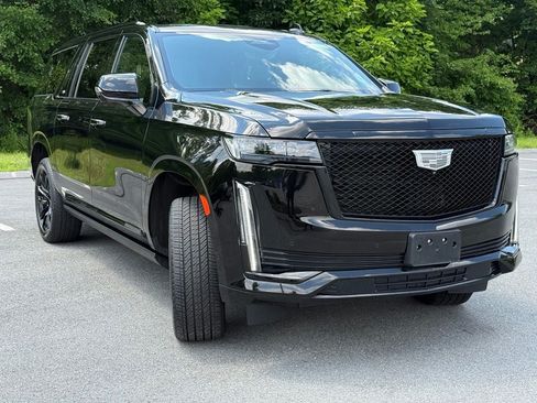 Used 2023 Cadillac Escalade ESV Sport Platinum w/ LPO, ONYX Package AWD/4WD image 8