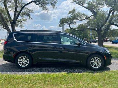 Used 2022 Chrysler Pacifica Touring-L