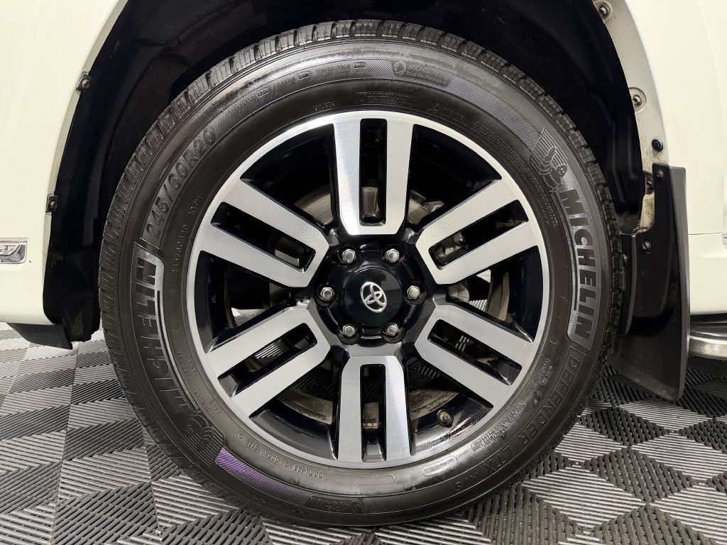 Used 2018 Toyota 4Runner Limited AWD/4WD image 40