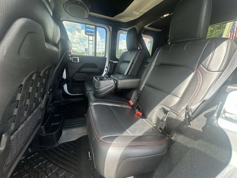 Used 2021 Jeep Wrangler Unlimited Rubicon AWD/4WD image 18