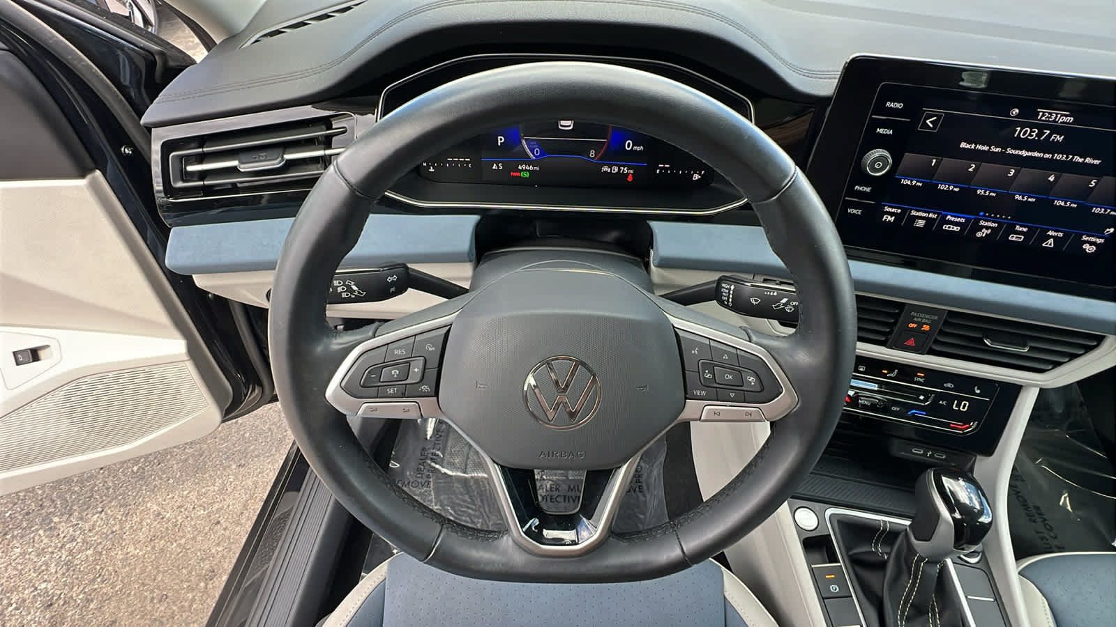 Used 2026 Volkswagen Jetta SE FWD image 18