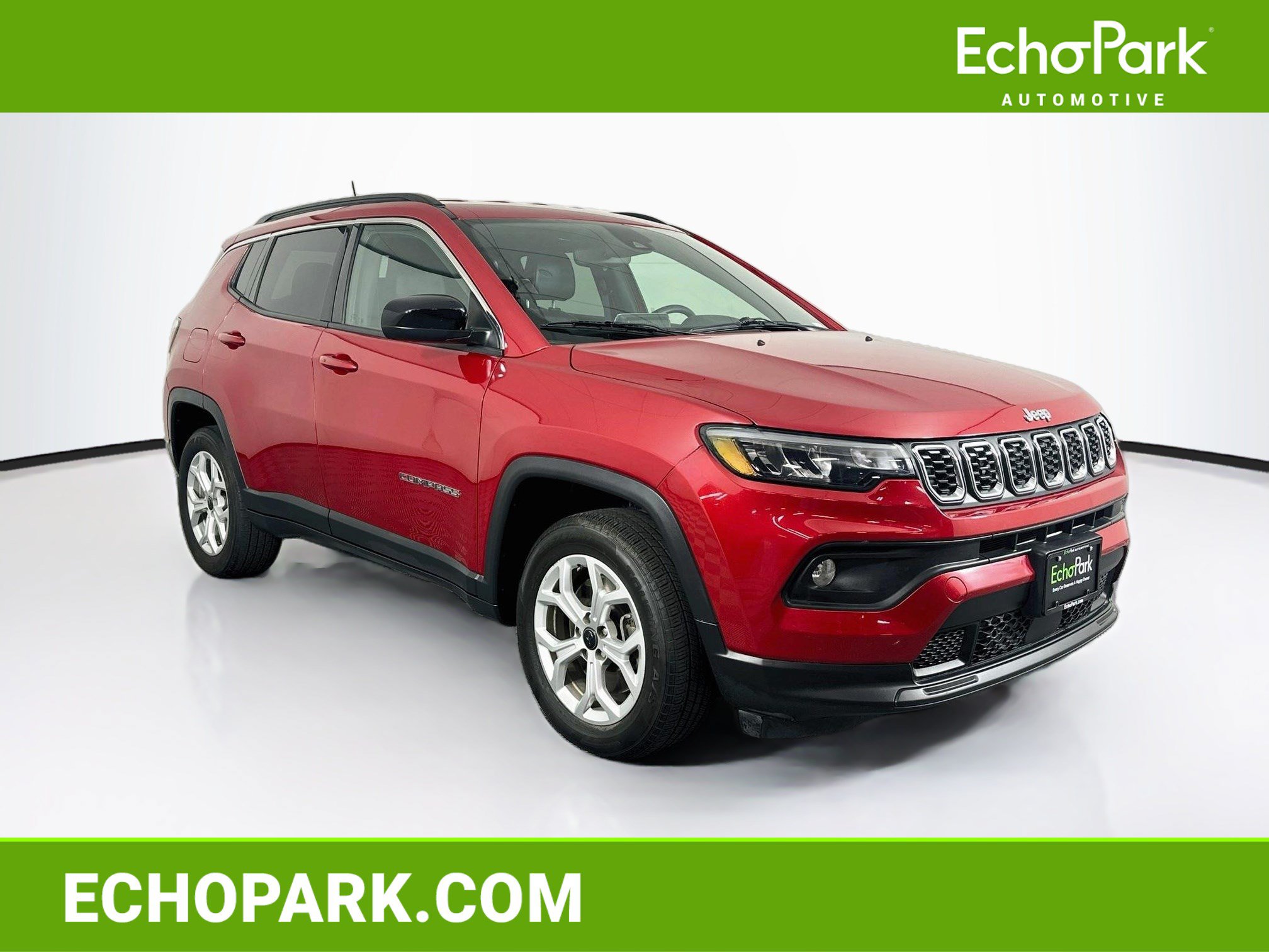 Used 2025 Jeep Compass Latitude AWD/4WD image 1