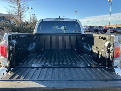 Used 2021 Toyota Tacoma TRD Off-Road w/ Technology Package image 28