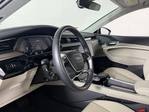 Used 2024 Audi Q8 e-tron Premium Plus w/ Premium Plus Package AWD/4WD image 25