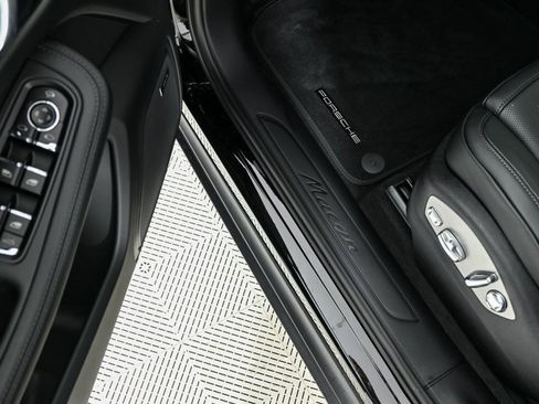 New 2026 Porsche Macan image 8