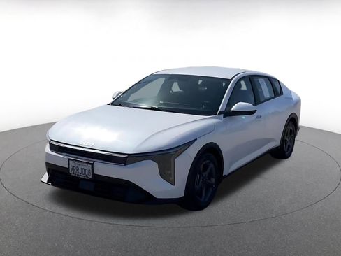 Used 2025 Kia K4 LXS image 7