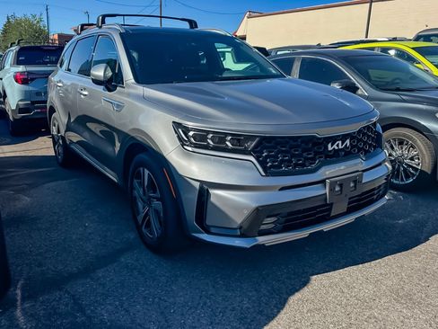 Used 2023 Kia Sorento SX Prestige AWD/4WD image 2