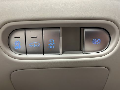 Used 2025 Genesis G90 3.5T AWD/4WD image 37