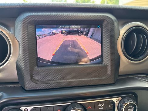 Used 2021 Jeep Wrangler Unlimited Sport AWD/4WD image 20