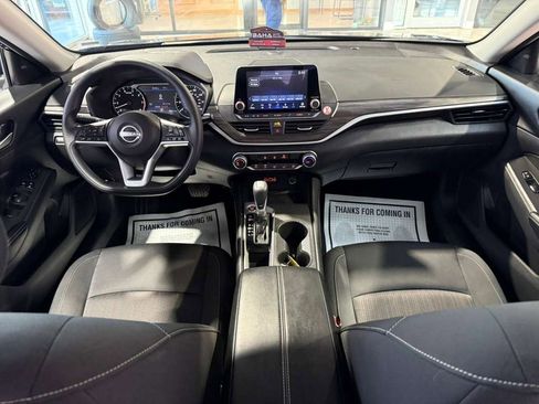 Used 2025 Nissan Altima 2.5 SV image 36