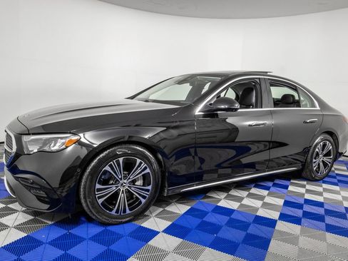Used 2024 Mercedes-Benz E 450 4MATIC Sedan image 2