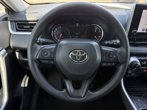 Used 2025 Toyota RAV4 XLE FWD image 13