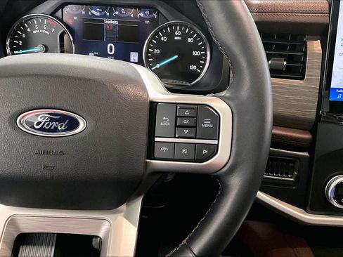 Used 2024 Ford Expedition Limited AWD/4WD image 22