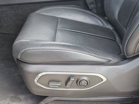 Used 2024 Jeep Wagoneer L Series II w/ Flexible Seating Group RWD image 24