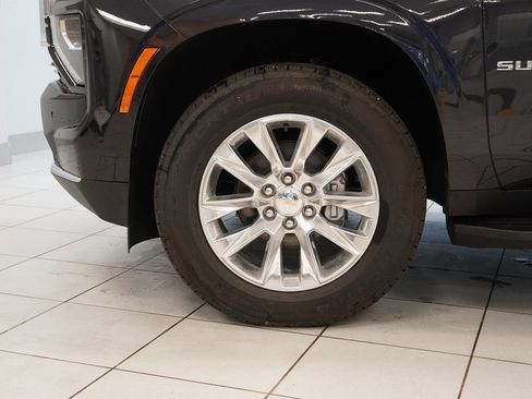 New 2025 Chevrolet Suburban Premier image 21