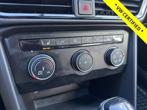 Certified 2022 Volkswagen Taos SE w/ Panoramic Sunroof Package image 21