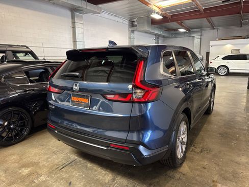 Used 2024 Honda CR-V EX image 9