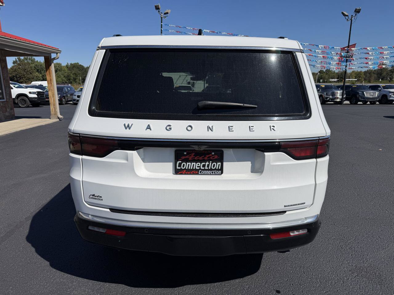 Used 2024 Jeep Wagoneer Series II AWD/4WD image 5