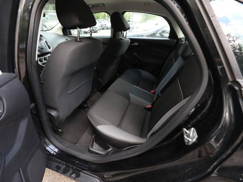 Used 2014 Ford Focus SE FWD image 12