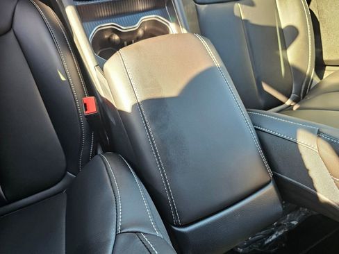 New 2025 Jeep Grand Cherokee L Limited w/ Black Appearance Package image 23