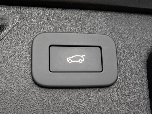 Used 2025 Land Rover Discovery Sport Dynamic SE AWD/4WD image 41