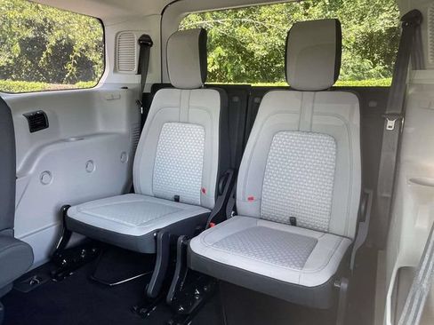 Used 2022 Ford Transit Connect XLT FWD image 22