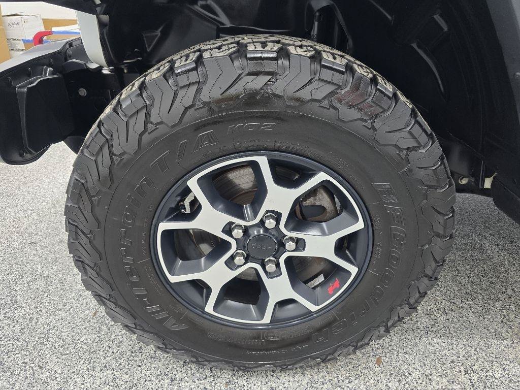 Used 2020 Jeep Wrangler Unlimited Rubicon w/ LED Lighting Group AWD/4WD image 34