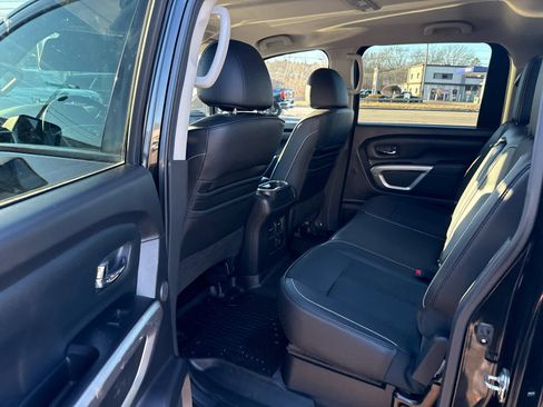 Used 2017 Nissan Titan PRO-4X image 11