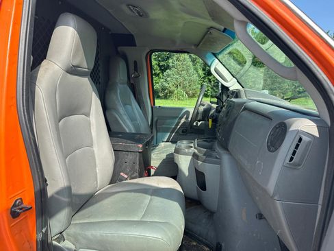 Used 2010 Ford E-250 and Econoline 250 RWD image 14