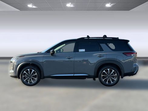 New 2026 Nissan Pathfinder Platinum image 2