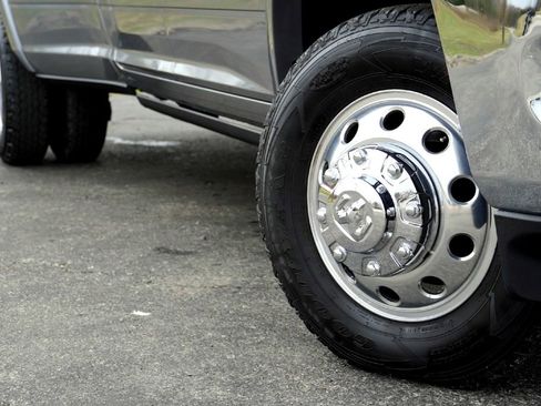 Used 2024 RAM 3500 Limited w/ Towing Technology Group image 4